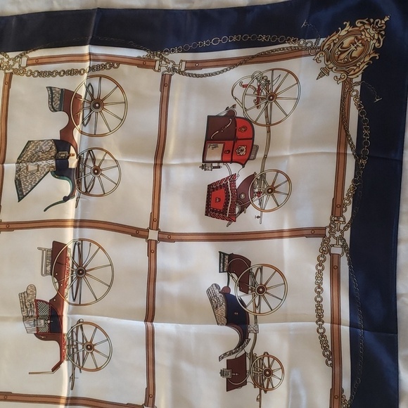 R-1226- Women's Scarf Blue Brown Red Green Cream Colors NWT - Picture 9 of 10